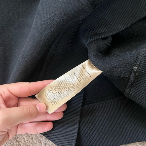 Burberry hooded jacket w check lining in black 
Si - Picture 3 of 4